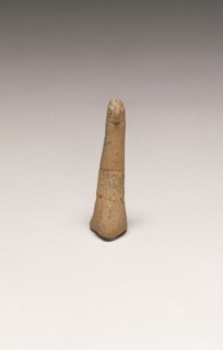 Abstract Standing Figure; Thessaly?, Greece; 6th - 5th millennium B.C; Terracotta; 5.9 x 1.8 x 2.4 cm, 2 5,16 x 11,16 x 15,16 in