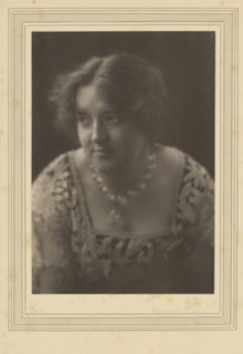 Dora Curtis; Frederick H. Evans, British, 1853 - 1943, about 1895 - 1900; Platinum print; 18.7 x 13 cm, 7 3,8 x 5 1,8 in