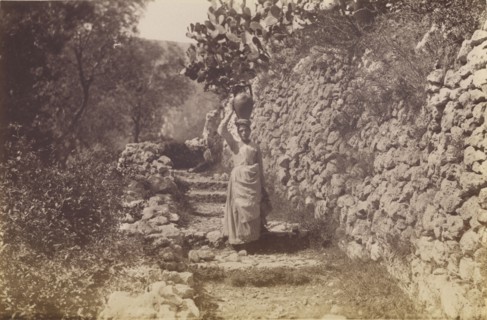 Capri woman carrying jug; James Anderson, British, 1813 - 1877, about 1845 - 1877; Albumen silver print