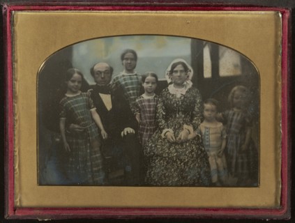 Group portrait of an  Family; about 1845; Daguerreotype, hand-colored; 10.2 x 13.3 cm, 4 x 5 1,4 in