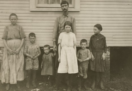 Gracie Clark, Spinner, With Her Family; Lewis W. Hine, American, 1874 - 1940, Huntsville, Alabama, United States; November 13