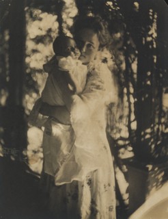 Gertrude O'Malley and son Charles; Gertrude Käsebier, American, 1852 - 1934, New York, New York, United States; 1900; Platinum