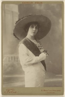 Mlle Lavalliere; Felix, French, active 1870s, about 1900; Bromide print