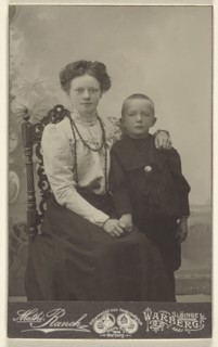 mother and son; Mathilda Ranch, Swedish, 1860 - 1938, 1907; Platinum print