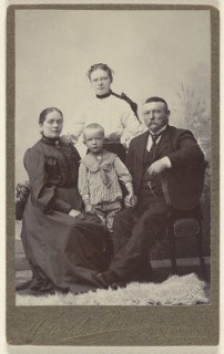 family: mother, father and two children; Mathilda Ranch, Swedish, 1860 - 1938, 1905; Gelatin silver print