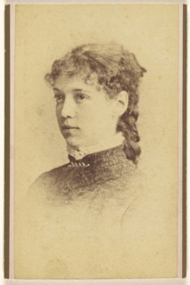 young woman in 3,4 profile, printed in vignette-style; Hastings & White & Fisher; about 1885; Albumen silver print