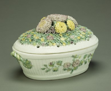 Lidded Bowl; Mennecy Porcelain Manufactory, French, active 1735 - 1773, about 1735; Soft-paste porcelain, polychrome enamel