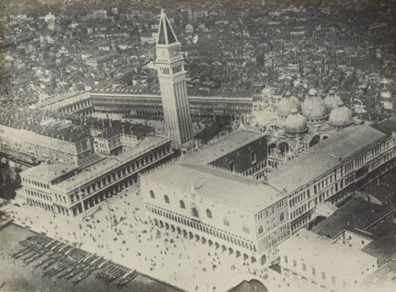 Piazza San Marco, Venice, Italy; Fédèle Azari, Italian, 1895 - 1930, Milan, Italy; 1914 - 1929; Gelatin silver print