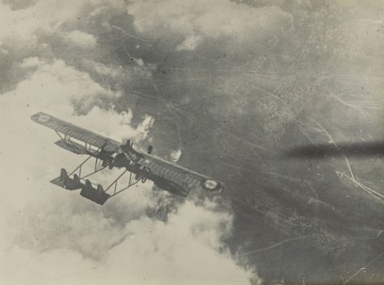 Flying airplane; Fédèle Azari, Italian, 1895 - 1930, Milan, Italy; 1914 - 1929; Gelatin silver print; 17.4 x 23.4 cm