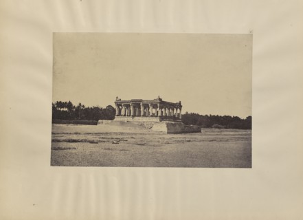 Madura. Munduppum in the Bed of the Vygay River Seen from the Causeway; Capt. Linnaeus Tripe, English, 1822 - 1902, Madura