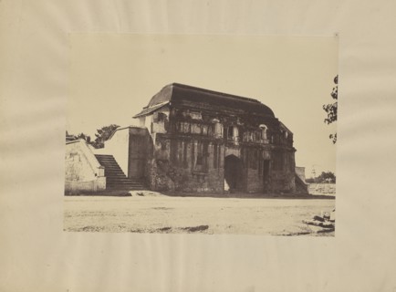 Madura. The Civil Hospital, Once a Gate of the Old Fort; Capt. Linnaeus Tripe, English, 1822 - 1902, Madura, India; 1858