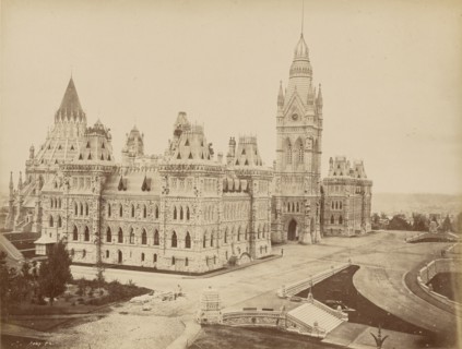 Ottawa, Palais du parlement, batiment principal; Ottawa, Canada; 1860s - 1880s; Albumen silver print