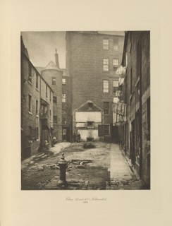 Closes Nos. 97 and 103 Saltmarket; Thomas Annan, Scottish,1829 - 1887, Glasgow, Scotland; negative 1868; print 1900