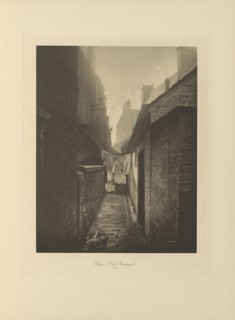 Close No. 11 Bridgegate; Thomas Annan, Scottish,1829 - 1887, Glasgow, Scotland; negative 1897; print 1900; Photogravure