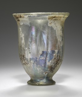 Beaker; Workshop in the Eastern Mediterranean, Eastern Mediterranean; 1st - 2nd century; Glass; 9.8 x 8.3 cm, 3 7,8 x 3 1,4 in