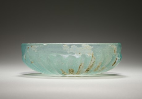Ribbed Bowl; Eastern Mediterranean or Italy; 1st century B.C; Glass; 3.9 x 12.8 cm, 1 9,16 x 5 1,16 in
