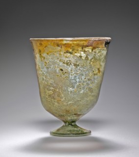 Cup; Eastern Mediterranean; 4th - 5th century; Glass; 9 x 7.5 cm, 3 9,16 x 2 15,16 in