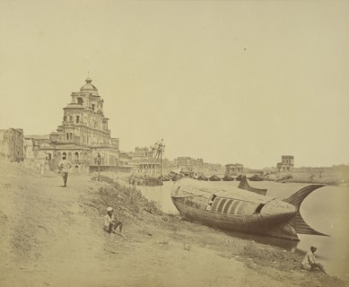The Chattar Manzil Palace and the Royal Boat of Oude; Felice Beato, 1832 - 1909, Lucknow, Uttar Pradesh
