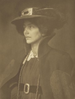 Frau Mathasius; James Craig Annan, Scottish, 1864 - 1946, October 1904; Photogravure; 21.6 x 15.7 cm 8 1,2 x 6 3,16 in