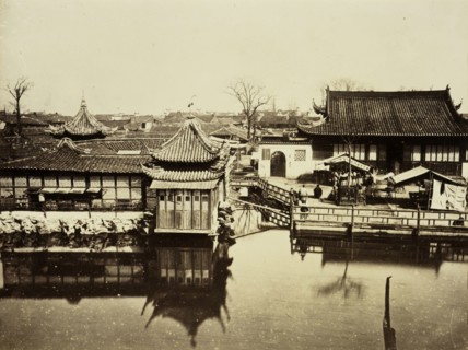 View of a tea pavilion in the walled city, Views of Shanghai, Albumen, ca. 1870, View of the tea pavilion near the City God