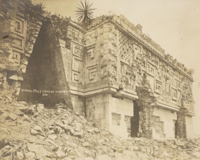 Governor's Palace, Uxmal, Mexico): arch and facade, Views of Aztec, Maya, and Zapotec ruins in Mexico, Charnay, Désiré, 1828