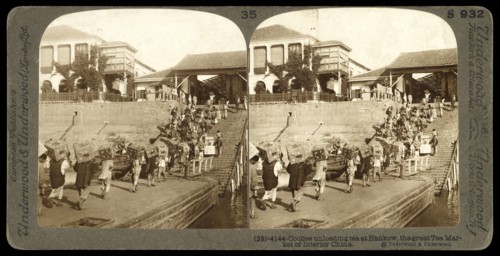 Coolies unloading tea at Hankow, the great tea market of interior China, Underwood and Underwood, Gelatin silver, ca. 1900