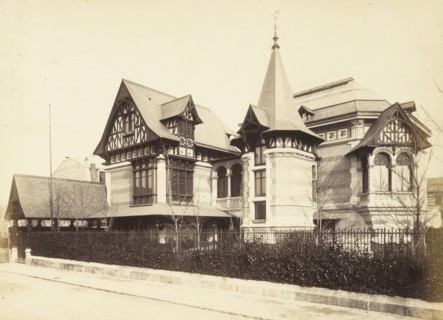 Residential building designed by the architect Stephen Sauvestre, Etudes de façades, Lampué, Pierre, fl. 1865-1890, Sauvestre