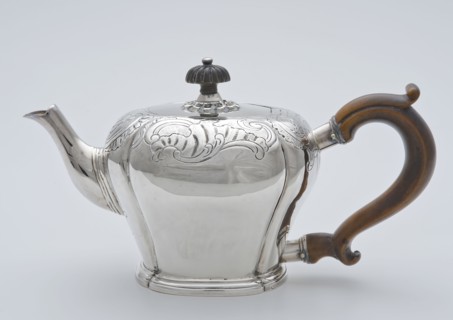 Silver teapot with brown knob and ear, teapot crockery holder silver wood, engraved chased cast Baluster-shaped body