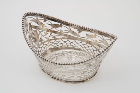Silver openwork basket: bonbon box, bonbon container tableware holder silver, cast sawn engraved Openwork box with oval floor