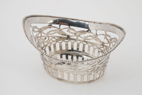 Silver openwork basket: bonbon box, bonbon container tableware holder silver, sawn cast engraved Open sawn tray oval of floor