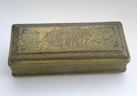 Copper tobacco box with image housing, tobacco box holder metal copper, cast engraved Flat elongated box with right angles