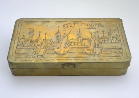 Copper tobacco box with face on Rotterdam, tobacco box holder metal copper, die-cast engraved Rectangular flat box with hinged