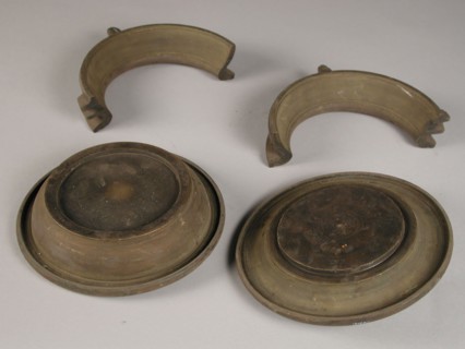 Four-piece bronze mold for top of chamber pot, mold casting tool tools base metal bronze, cast turned Four-piece bronze mold
