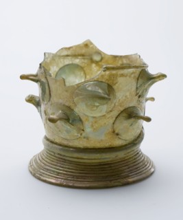 Fragment of foot, soil, trunk and calyx of berkemeier, berkemeier drinking glass drinking utensils tableware holder soil find