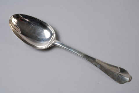 Spoon with oval bowl and veined stem, spoon cutlery silver, forged Oval bake grained stem back side of the stalk (smashed)
