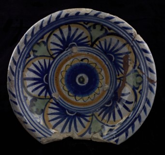 Majolica plate with flower decoration in yellow, orange, green and blue on white, plate crockery holder soil find ceramic