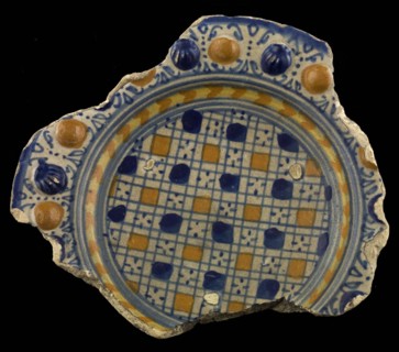 Majolica plate, polychrome with shell-shaped and smooth knobs, chessplate decor, plate dish tableware holder majolica soil