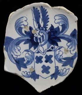 Fragment majolica dish, blue on white, heraldic image, helmeted coat of arms with three crosses, plate dish crockery holder soil
