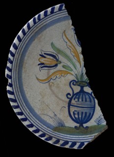 Half majolica dish, polychrome, flower vase with tulips, cable edge, plate crockery holder soil find ceramic earthenware enamel