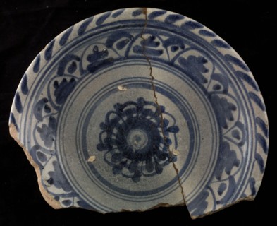 Majolica dish, blue on white, in the middle rosette, rope decor, dish plate crockery holder earth discovery ceramic earthenware