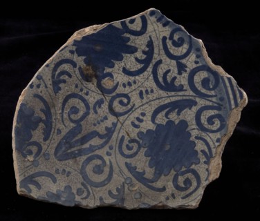 Fragment majolica dish, blue on white, Italian-looking tendrils, plate crockery holder soil find ceramic pottery glaze, majolica