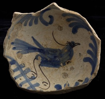 Soul of majolica bowl, manganese, blue on white, bird on fence, backside not glazed!, bowl dish tableware holder soil find