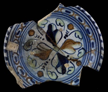 Fragment majolica dish, brown, green and blue on white, four-part leaf motif, cable border, dish plate crockery holder earth