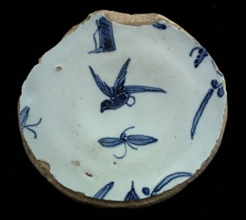 Fragment faience bowl, blue on white, Chinese motif with birds, insects, bottom beacon, bowl plate crockery holder soil find