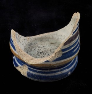 Fragment majolica albarello, ointment jar, polychrome bands, albarello holder earth discovery ceramic earthenware glaze tin