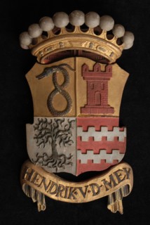 Carved wooden crowned coat of arms including the name Hendrik vd Mey, coat of arms information form wood carving sculpture