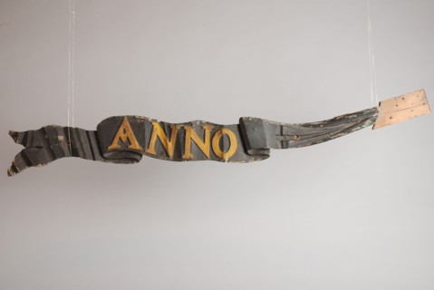 Two carved ribbons with text ANNO and 1820, wood carving sculpture visual material wood paint blank metal, ANNO bridge bridge