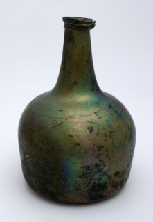 Belly bottle, belly bottle bottle holder soil find glass, bottom in which hole, Body with almost straight up wall to convex