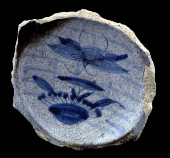 Fragment majolica bowl, blue on white, Chinese decor, flower and insect, bowl crockery holder soil find ceramic earthenware