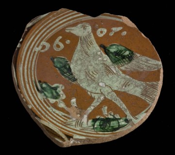 Bottom fragment Werra plate, mirror decor with running bird and year 1607, pale yellow and green glaze, plate crockery holder